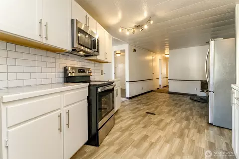 Kitchen - 15218 50th St E #40, Sumner, WA 98390 photo 5 of 5