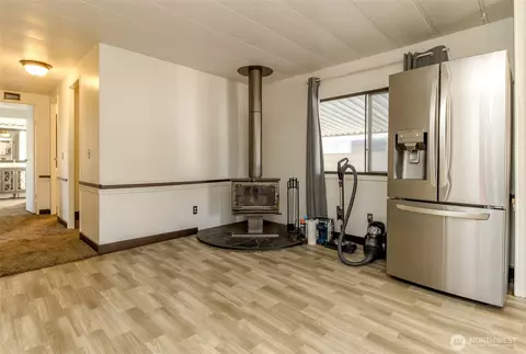 Living - 15218 50th St E #40, Sumner, WA 98390 photo 7 of 9