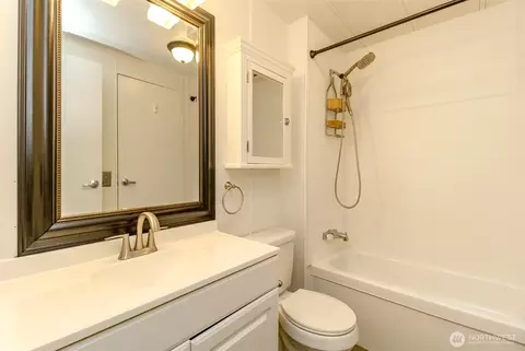 Bath - 15218 50th St E #40, Sumner, WA 98390 photo 1 of 3