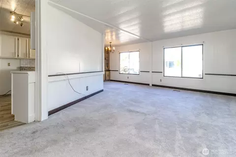 Living - 15218 50th St E #40, Sumner, WA 98390 photo 2 of 9