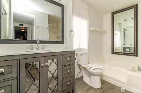 Bath - 15218 50th St E #40, Sumner, WA 98390 photo 2 of 3