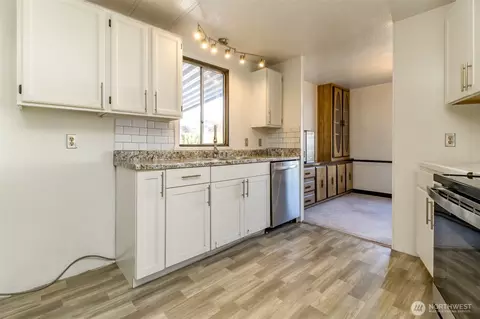 Kitchen - 15218 50th St E #40, Sumner, WA 98390 photo 3 of 5