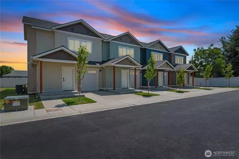 1030 Finch Ln #C4, Wenatchee, WA 98801