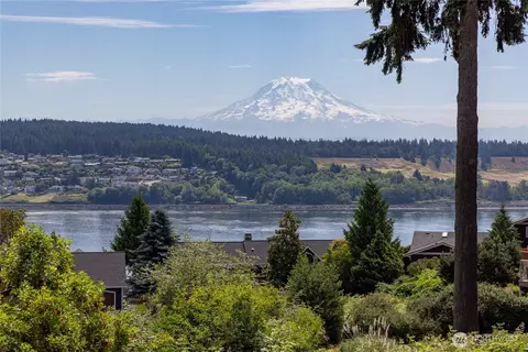 1268 Pilchuck Dr, Fox Island, WA 98333