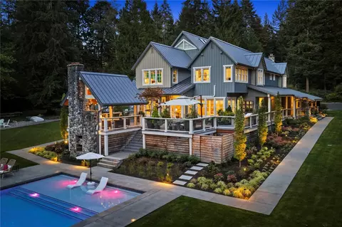 20313 217th Ave NE, Woodinville, WA 98077