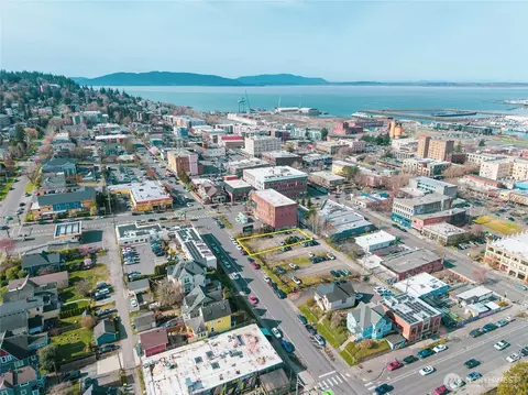 1305 N Forest St, Bellingham, WA 98225