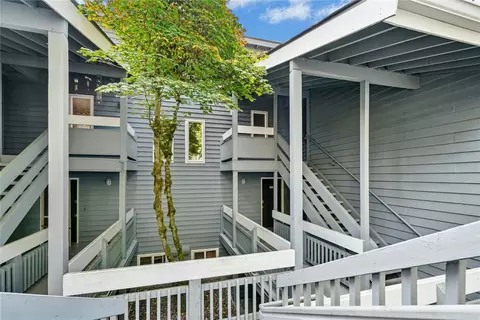 9446 Redmond Woodinville Rd NE #D223, Redmond, WA 98052