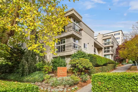 202 W Olympic Pl #302, Seattle, WA 98119
