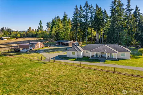 9445 Lundeen Rd SW, Rochester, WA 98579