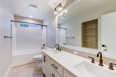 Bath - 1824 241st Pl SE #FG 01, Bothell, WA 98021 photo 4 of 4