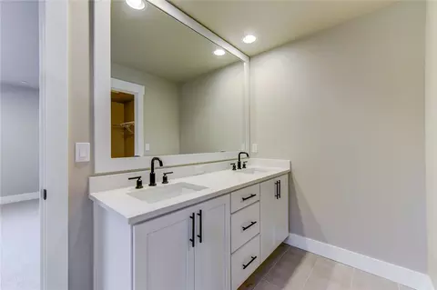 Bath - 1824 241st Pl SE #FG 01, Bothell, WA 98021 photo 2 of 4