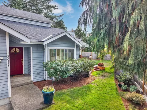 13013 NE 70th Dr, Kirkland, WA 98033