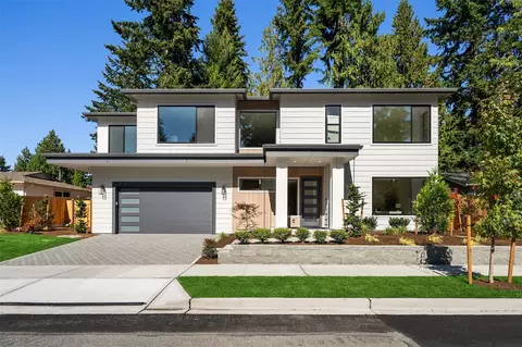 10452 NE 142nd St, Kirkland, WA 98034