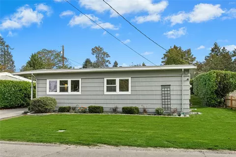 670 Dayton Ave NE, Renton, WA 98056