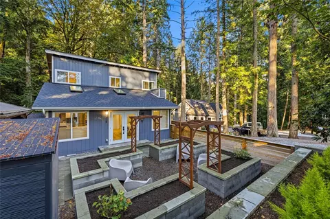 18 Gray Birch Ln, Bellingham, WA 98229