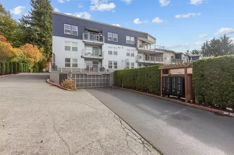 11920 98th Ave NE #301, Kirkland, WA 98034