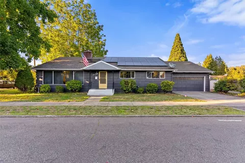 402 Pike St NE, Auburn, WA 98002