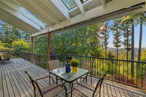 Exterior - 17315 102nd Ave NE, Bothell, WA 98011 photo 5 of 12