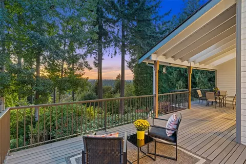 Exterior - 17315 102nd Ave NE, Bothell, WA 98011 photo 4 of 12