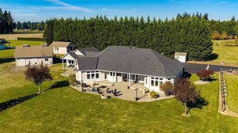 7969 Rodeo Dr, Lynden, WA 98264