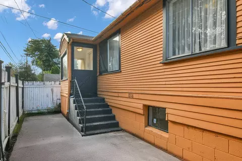 1216 N 103rd St, Seattle, WA 98133