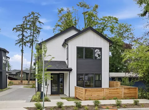 12426 NE 90th St, Kirkland, WA 98033