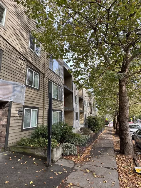 840 NE 125th St #203, Seattle, WA 98125