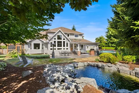 831 21st St NW, Puyallup, WA 98371