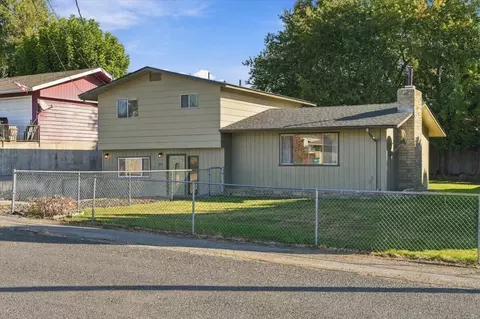 777 N Jerome Ln, East Wenatchee, WA 98802