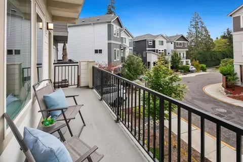 Exterior - 309 207th Pl SE, Bothell, WA 98012 photo 3 of 6