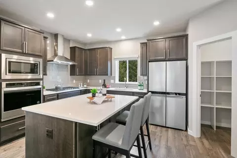 Kitchen - 309 207th Pl SE, Bothell, WA 98012 photo 2 of 3