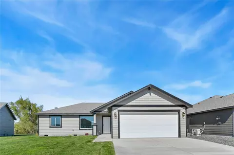 330 N Sandy Loop, Moses Lake, WA 98837
