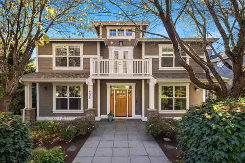 605 11th Ave, Kirkland, WA 98033