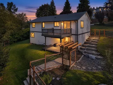 8618 74th Dr NE, Marysville, WA 98270