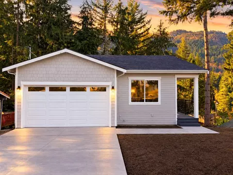 455 Hilltop Dr, Sedro Woolley, WA 98284