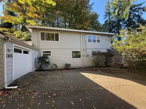 5302 212 St SW, Mountlake Terrace, WA 98043