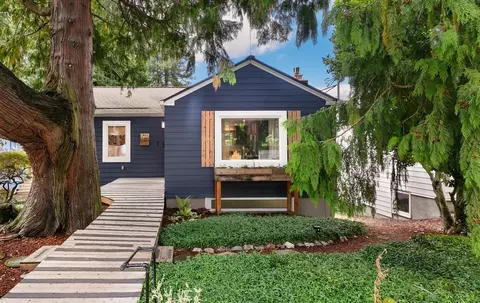 9219 5th Ave NE, Seattle, WA 98115
