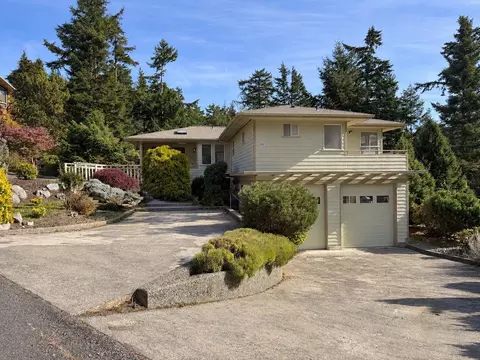692 Umpqua Pl, La Conner, WA 98257