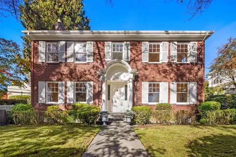 4316 NE 33rd St, Seattle, WA 98105