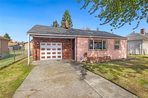 1207 Violet Meadow St S, Tacoma, WA 98444