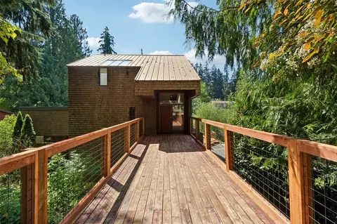 10702 Hill Ter SW, Lakewood, WA 98498