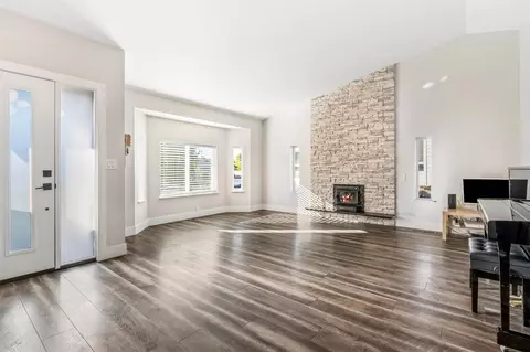 Living - 4411 130th St SE, Everett, WA 98208 photo 1 of 4