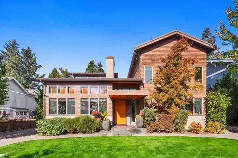 11042 SE 30th St, Bellevue, WA 98004