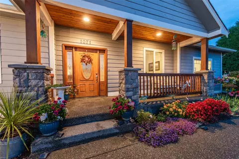 Exterior - 1071 N Lindsay Ln, Sequim, WA 98382 photo 8 of 16