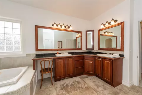 Bath - 1071 N Lindsay Ln, Sequim, WA 98382 photo 3 of 5