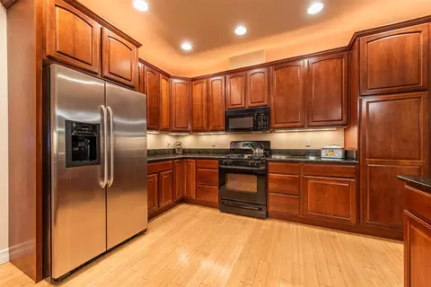 Kitchen - 1071 N Lindsay Ln, Sequim, WA 98382 photo 3 of 5