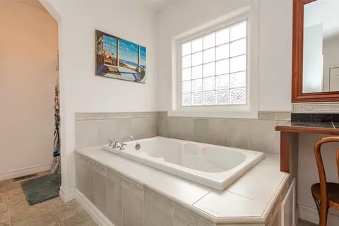 Bath - 1071 N Lindsay Ln, Sequim, WA 98382 photo 4 of 5