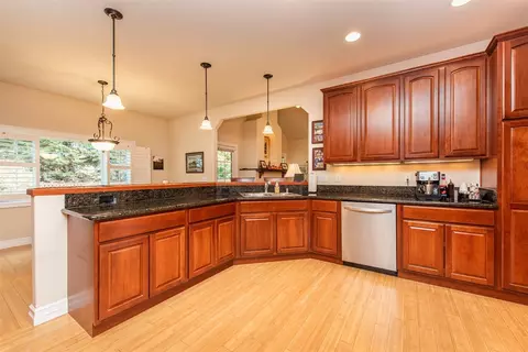 Kitchen - 1071 N Lindsay Ln, Sequim, WA 98382 photo 4 of 5