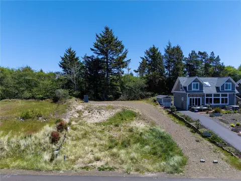 35000 J Pl, Ocean Park, WA 98640