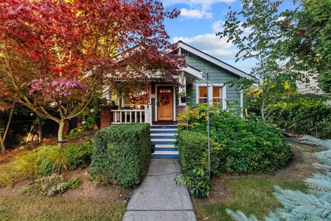 3820 44th Ave SW, Seattle, WA 98116
